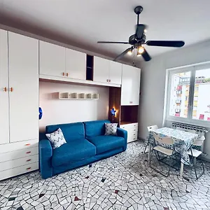 Apartament Blue, Mediolan
